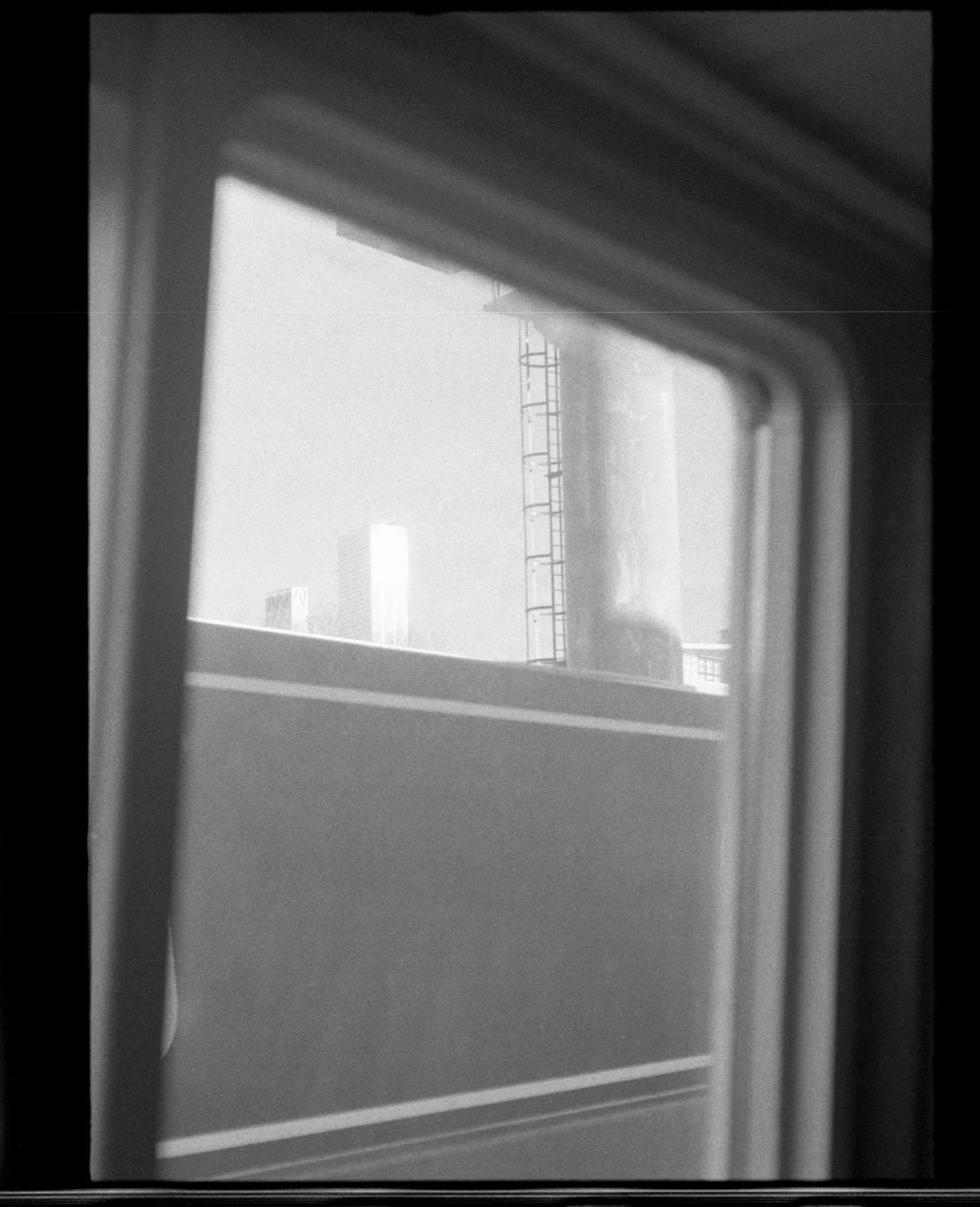 HALFFRAME002.jpg