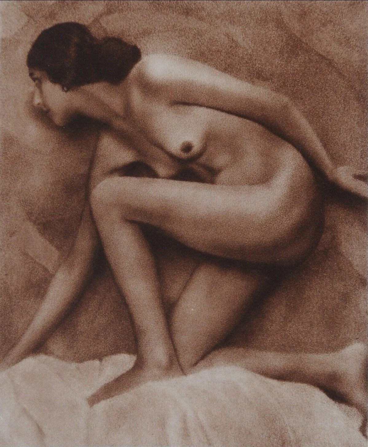 https-:unregardoblique.com:2022:06:25:3-nudes-by-lendvai-dircksen.jpg