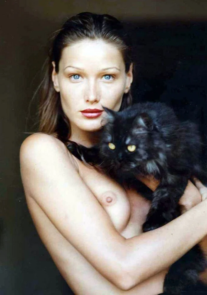 CARLA BRUNI BY HELMUT NEWTON 1992