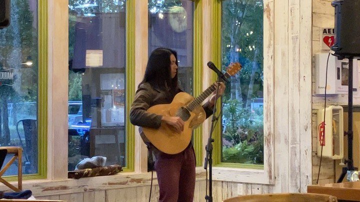 Had a mind blowing musical evening working with the very talented Goh Kurosawa @supportgoh at @themarketplacepbv !

Really enjoyed the atmospheres you created with layers of vocals, guitars and percussion, and building bridges between cultures throug
