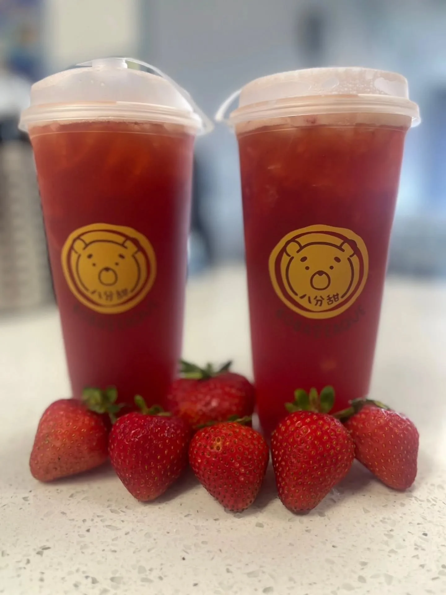 🍓 Dreaming of strawberries! 🍓 Double the deliciousness and enjoy a Strawberry Black Tea with a friend today!

#strawberrytea #strawberryblacktea #fruittea #refreshing #teawithfriends #strawberrydrink #strawberrydream #strawberrysummer