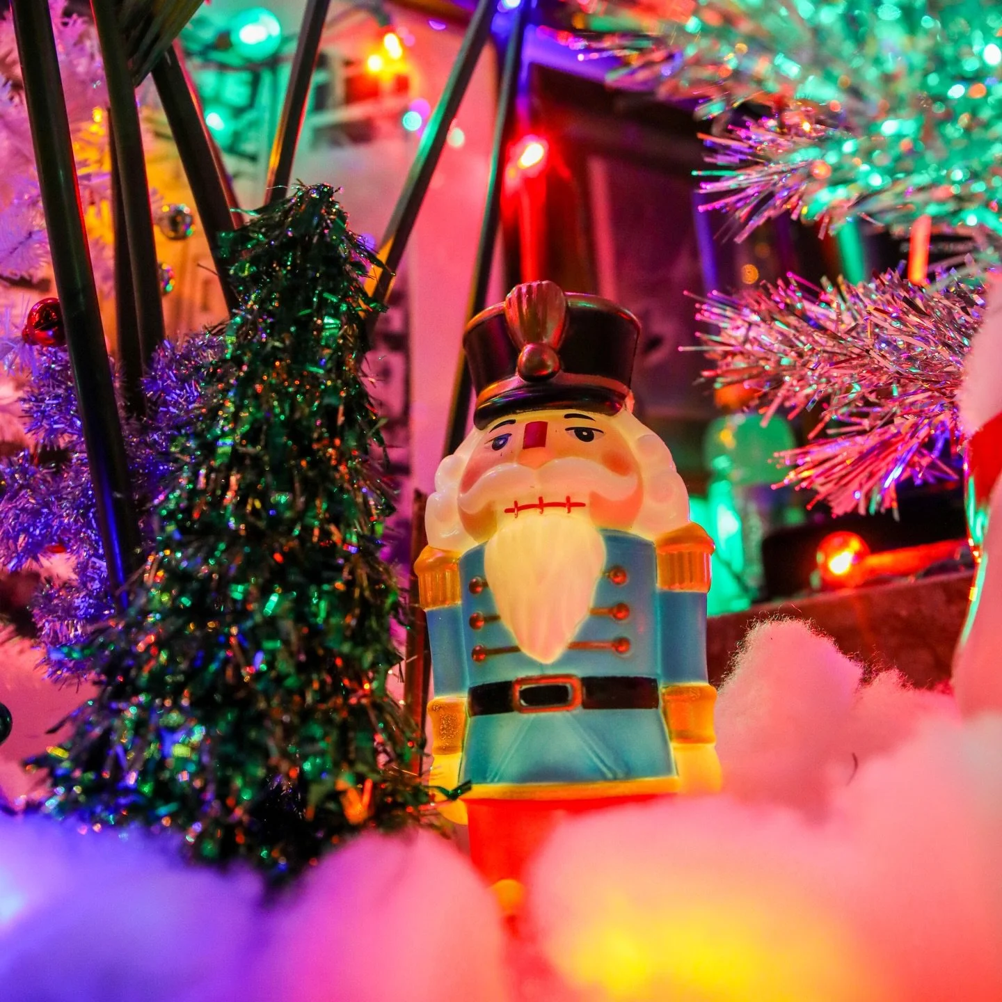 Sleigh Love&rsquo;s little helpers have been working hard all morning to bring back the holiday spectacular that is Sleigh Love! 

We are opening a little later than usual tonight at 5PM! 
(Monday Dec 1st)

📸 @_castellan0s_