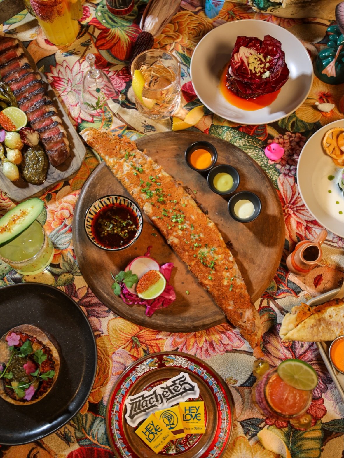 Food this good deserves a second cocktail. 😏🥂

We are beyond thrilled to announce that Hey Love is now serving Mexico City, inspired plates by the incredibly talented team @machetes.pdx ! 

Think crisp ceviche, bold guisados, indulgent machetes, an