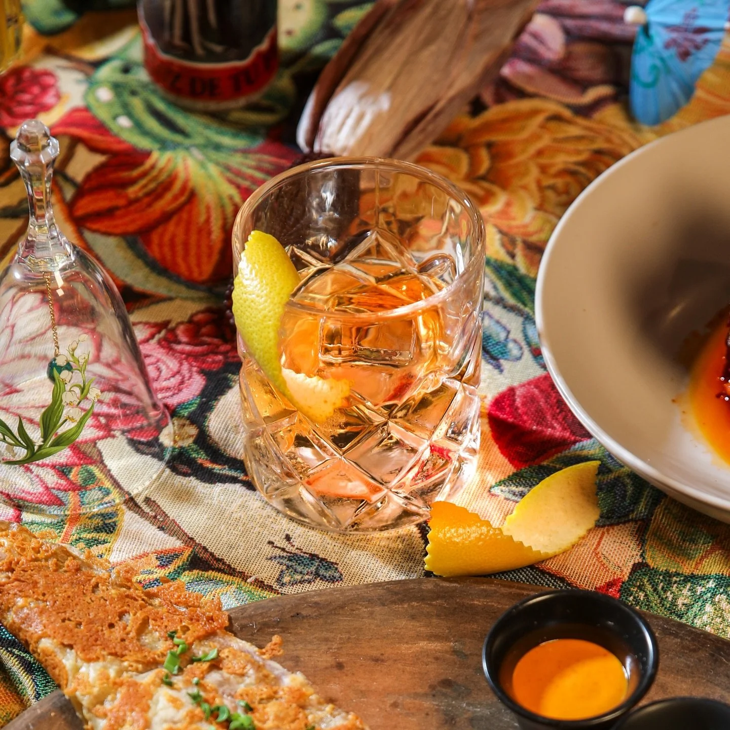 Our El Tesoro Private Select menu has arrived! 
A limited lineup built around our private barrel from @eltesorotequila 

But the move?
The Oaxacan Old Fashioned 
Rich agave, and oak meet floral, smoky, Bozal Mezcal Tepeztate.