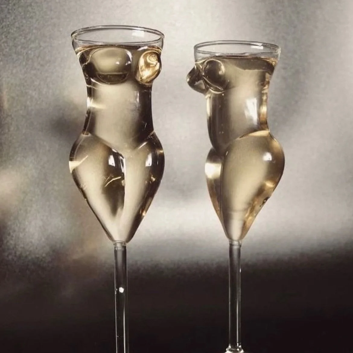 HAPPY HOUR 3-5PM SUN-THURS 🍸
Day drinkin&rsquo; and I&rsquo;m thinking of you 💋

$10 Classic Cocktails &amp; discounted @machetes.pdx dishes ;)
