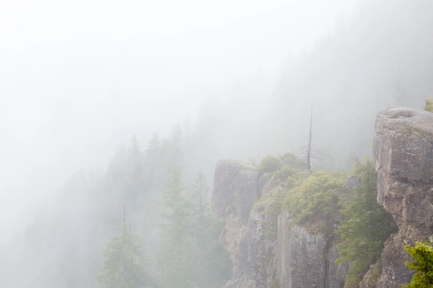 Hanging Rock, Oregon