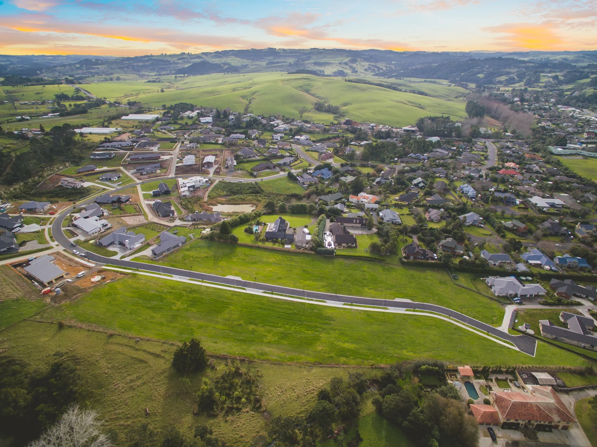Traverse-Property-Sections-For-Sale-Sites-Waimauku-Solan-Drive-West-Auckland-Land-Real-Estate-Blocks-Build-Dream-Home-Muriwai-Riverhead-Kumeu-Woodhill-Golf-Surf-Bike-Shop-Beer-Wine-Paul-Fearon-Kent-Kari-0029.jpg