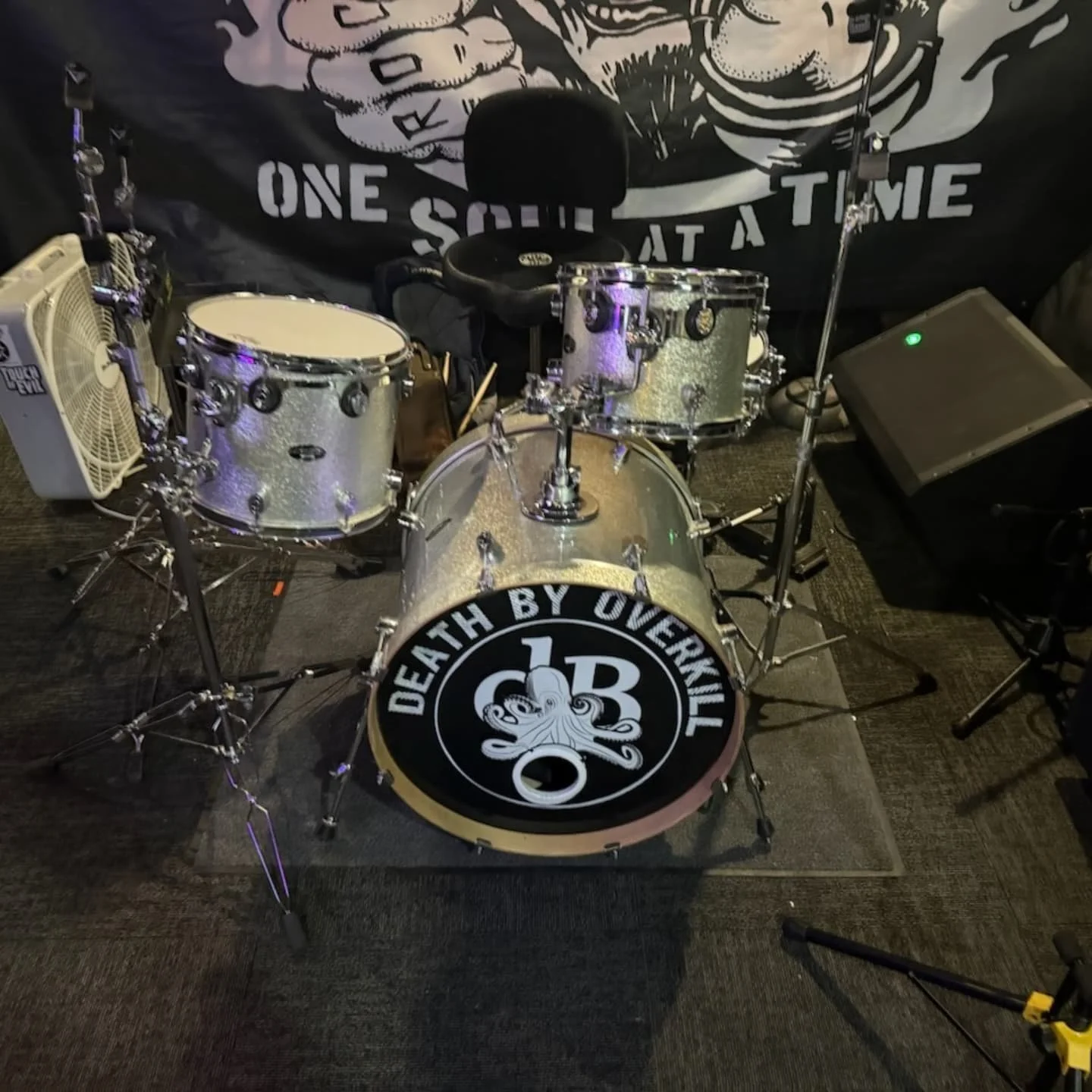 Had a blast at @wallys_house_of_booze_ last night. Thanks to @snatchee_records and the incomparable Ando for the awesome night of music. @deathbyoverkill was dope, looking forward to sharing the stage with them again (so go check out their music!). A