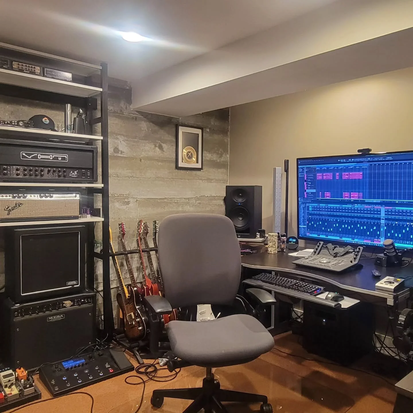 Morning mixdowns with @lettersfromtraffic. evening stage lights at @mcfilers &mdash; opening for @fastnasties and @id_a.n.d_ego in #ChehalisWA.

From tracking takes to taking the stage. 8pm tonight.