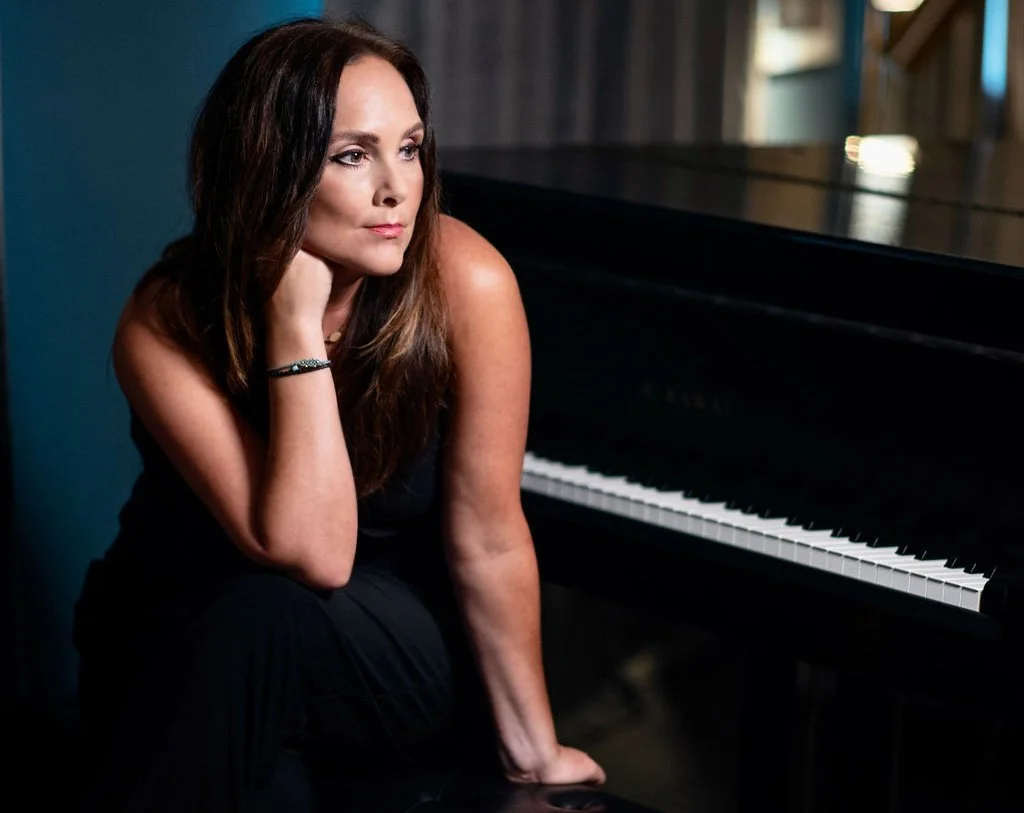 GIGS4U ARTIST SPOTLIGHT: KRISTIN CHAMBERS