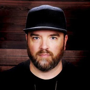 GIGS4U ARTIST SPOTLIGHT: MICHAEL COMPTON