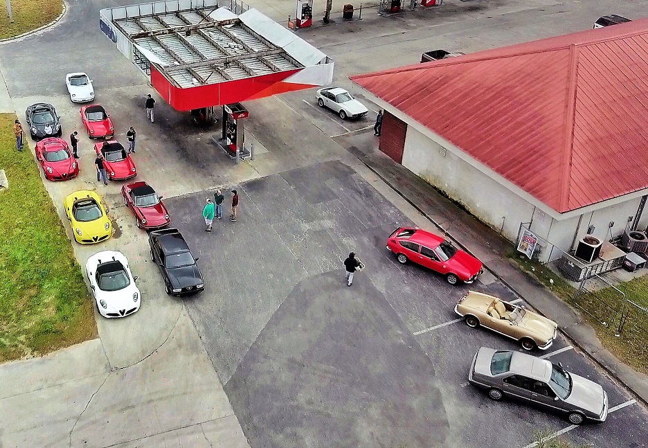 13 Alfas make a pit stop at the only gas station in town.  Photo by Arman Mouradian..jpeg