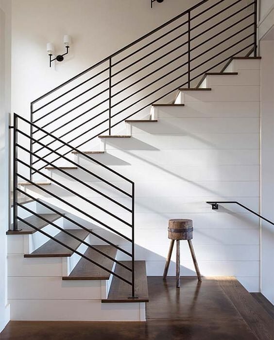 This GORGEOUS stair railing just went into my clients home! I'm obsessed!😍🥰
*
*
*
*
#aragon_interior_designs #denverinteriordesign #denverinteriordesignphotography #denverinteriordesigner #stairrailing #staircase #staircasedesign #neautraldecor #ne