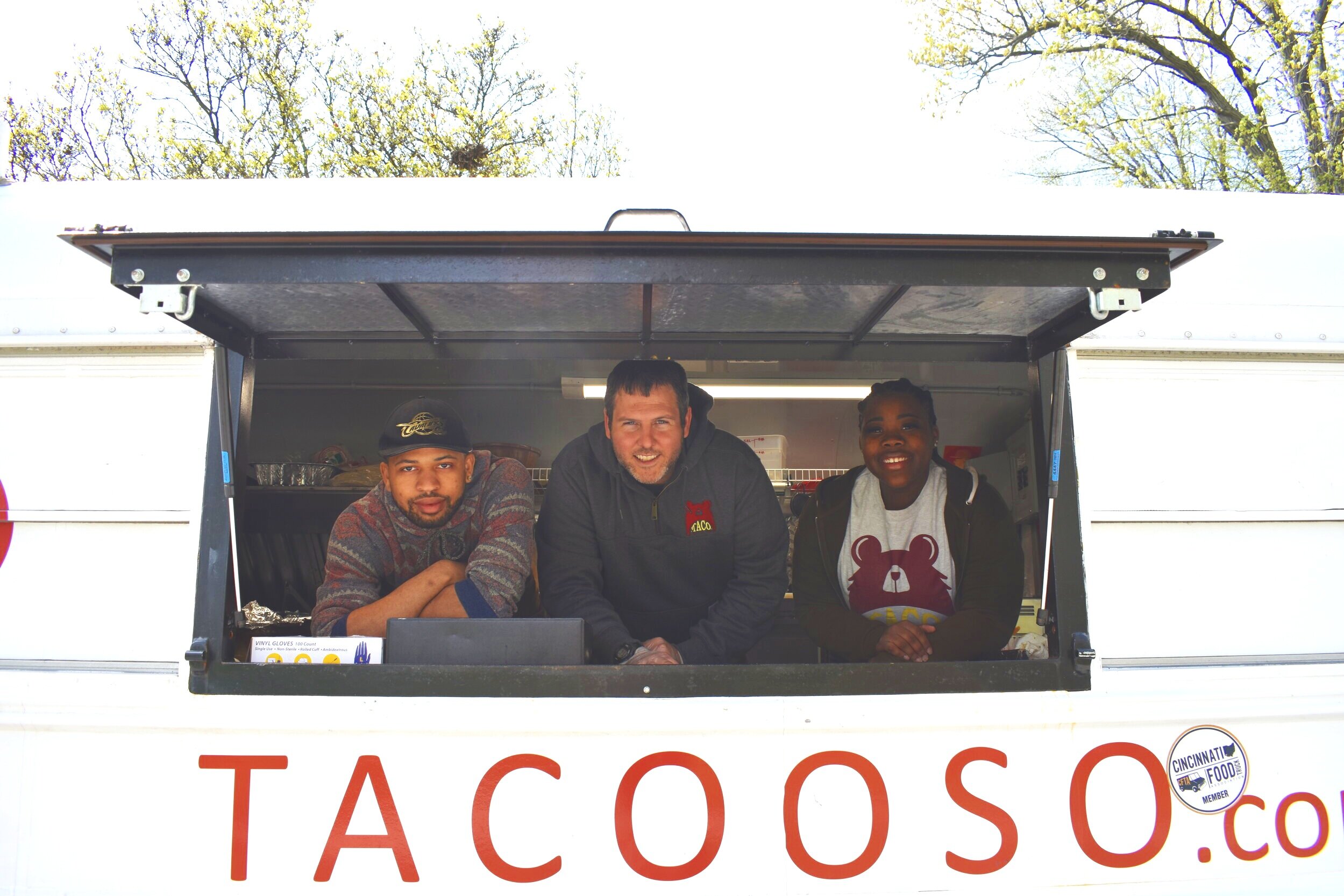Taco+Oso+Crew+w+truck.jpg