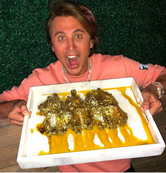 (https://www.instagram.com/p/Bim3cqvhVyV/?taken-by=foodgod)