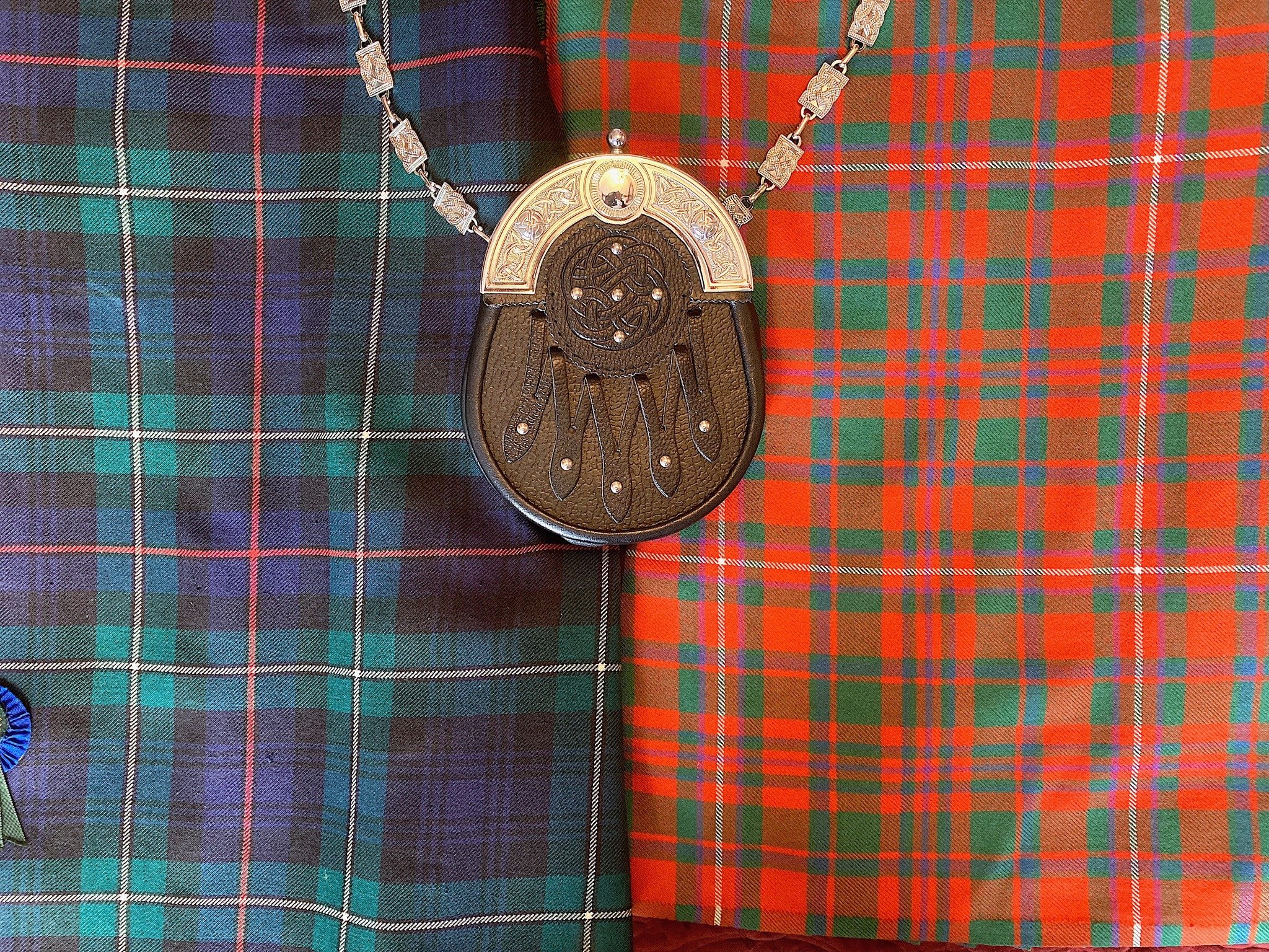 MacKenzie (left) Ancient Muted McKinnon (right)