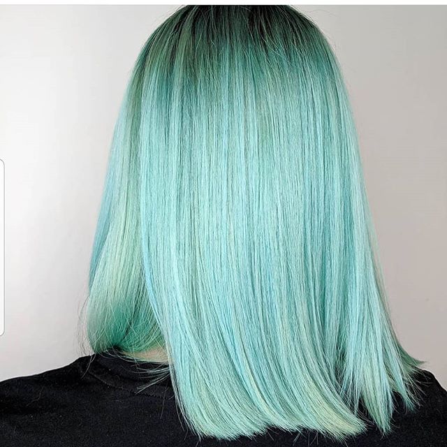 This hair is MINT 👌💚💙 @manechickchar coming through with this transform! 
#photoodtheday#fashioncolors #tealhair #mermaidhair #asianhair #newhair#newyearnewyou #pulpriot #pulpriotcolor#cultbae#cultsalon #longhairdontcare #transformation #vancouver