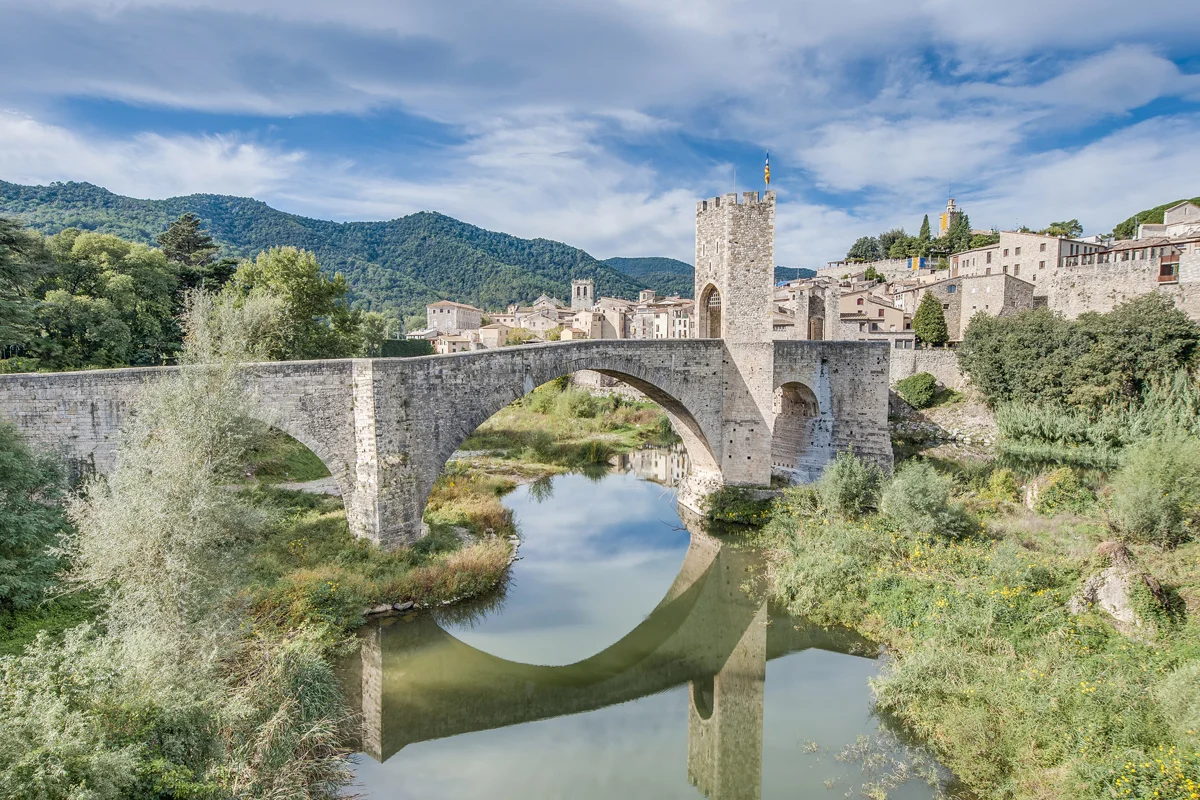 Los puentes más bonitos de España - Puente Viejo de Besalú (Girona)