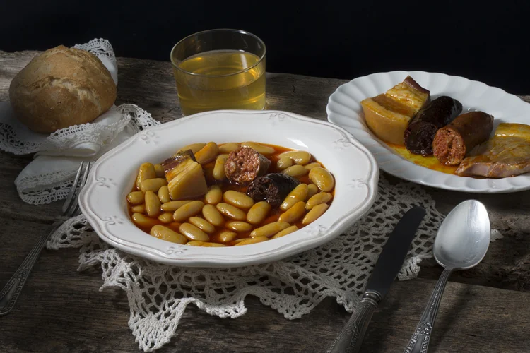 Platos típicos de Asturias - Fabada / Fotografía: Turismo de Asturias - joaquinfanjul.com