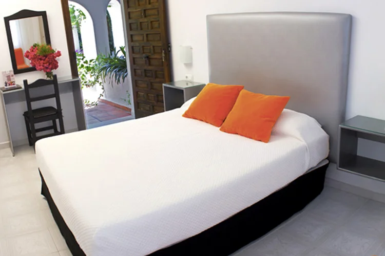 hostal-el-capi-cadiz.jpg