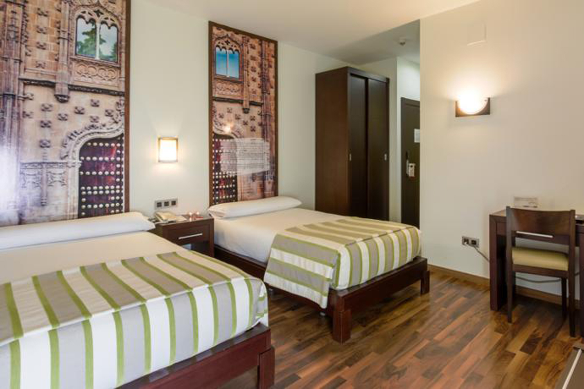 hostal-aznaitin-baeza-jaen.jpg