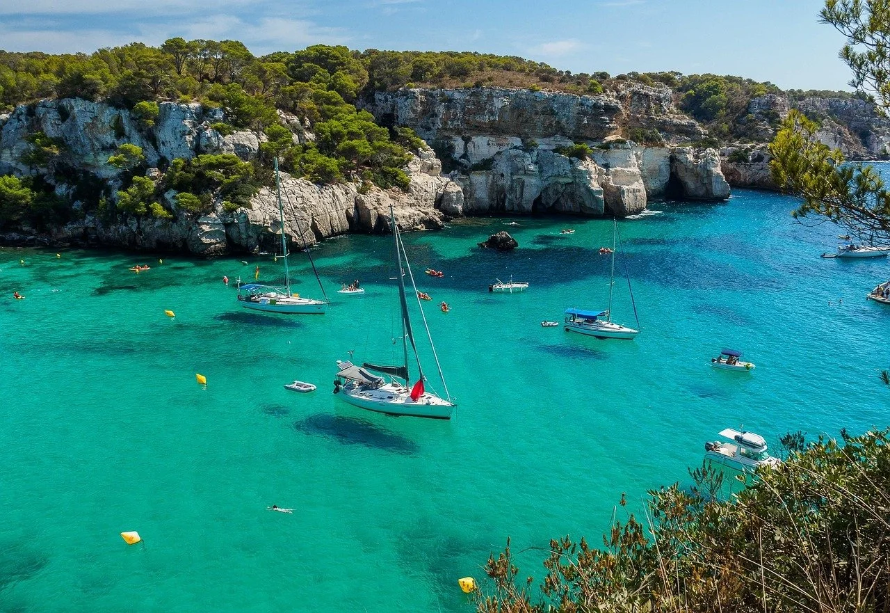 Guía de la mejor ruta por Menorca en autocaravana