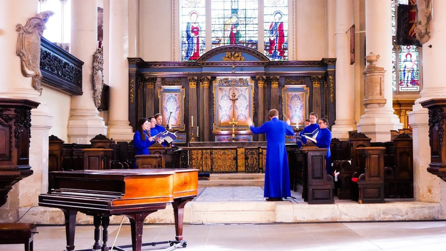 Join us this evening for #ChoralEvensong with the #ChoirOfHolySepulchre, followed by wine (or soft drinks) and a chat #Evensong #ChurchChoir #SacredMusic #HolySepulchreLondon #HSLChurch #LondonChurch #AllAreWelcome #Community #WineAndConversation #Li