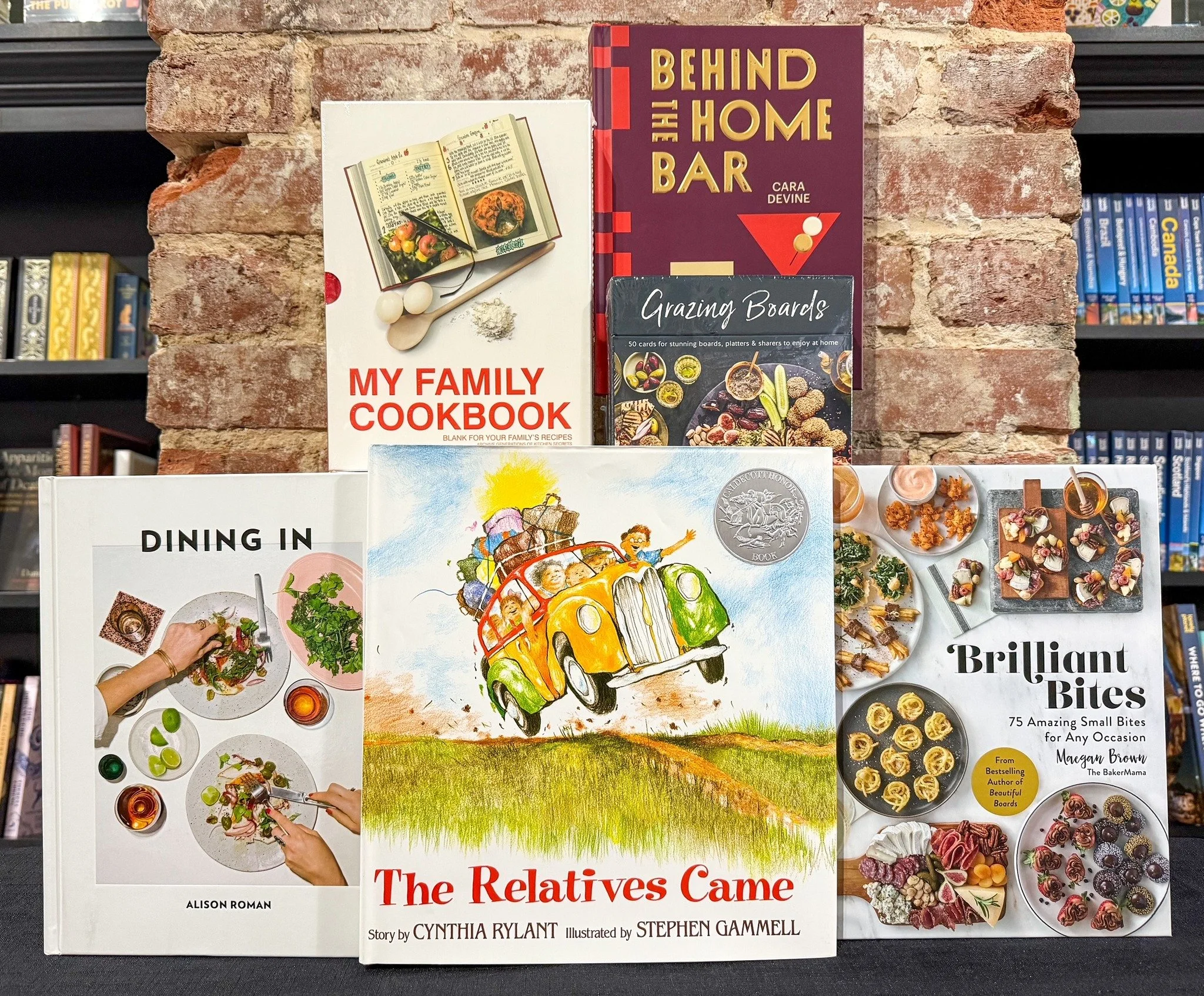 Food tastes better when it's shared with family and the holidays are fast approaching. It's never too early to start planning! 🦃🕎🎄