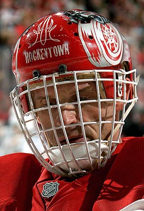 DOMINIK HASEK Signed Detroit Red Wings Full Size Goalie Mask - NHL Auctions