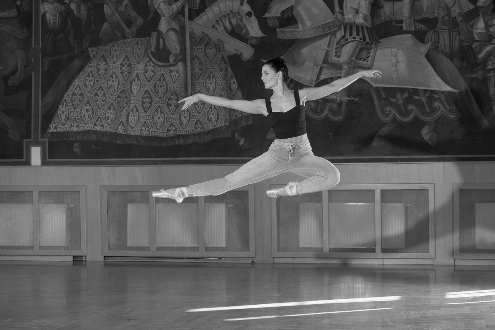 Leapbw.jpg