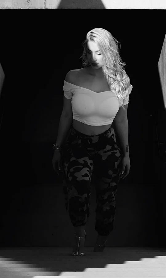 undergroundstr_lara_blu-2a1.jpg