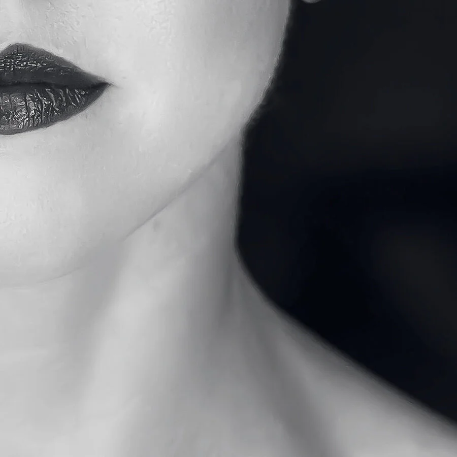 Black and White-28.jpg