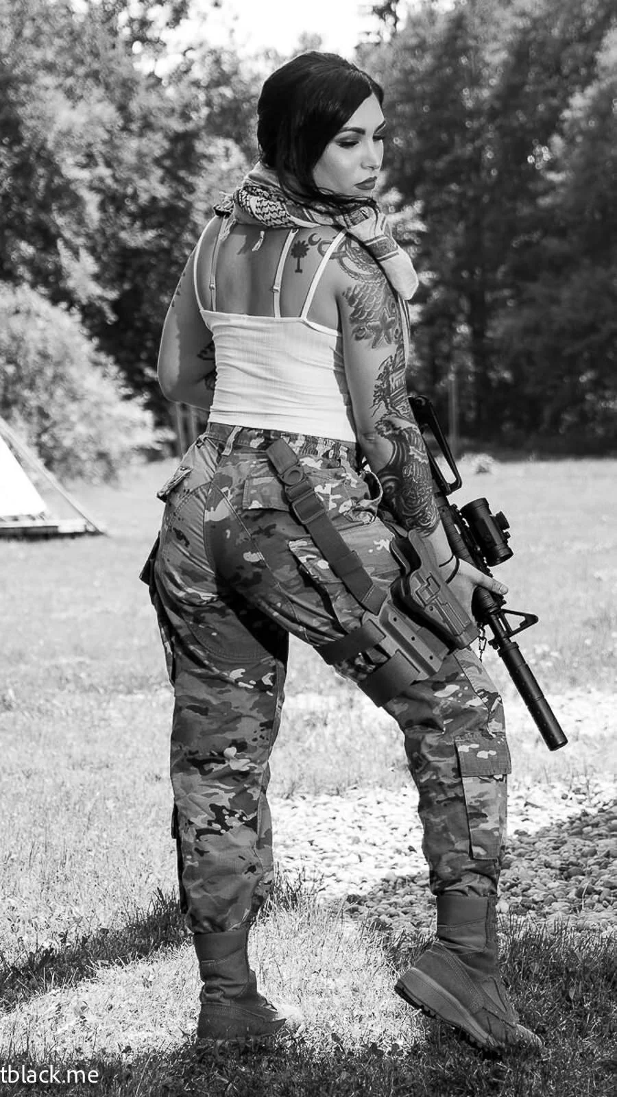 tblack.me-11.jpg