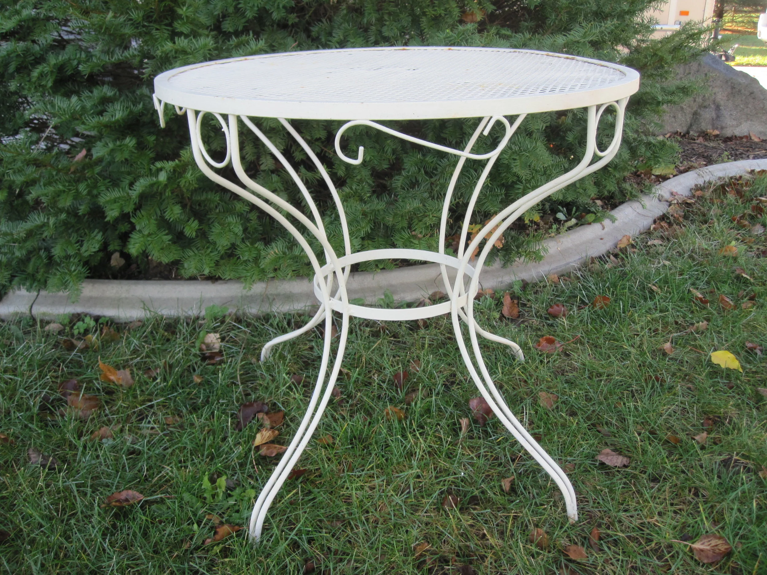 vintage metal 30 table.jpg