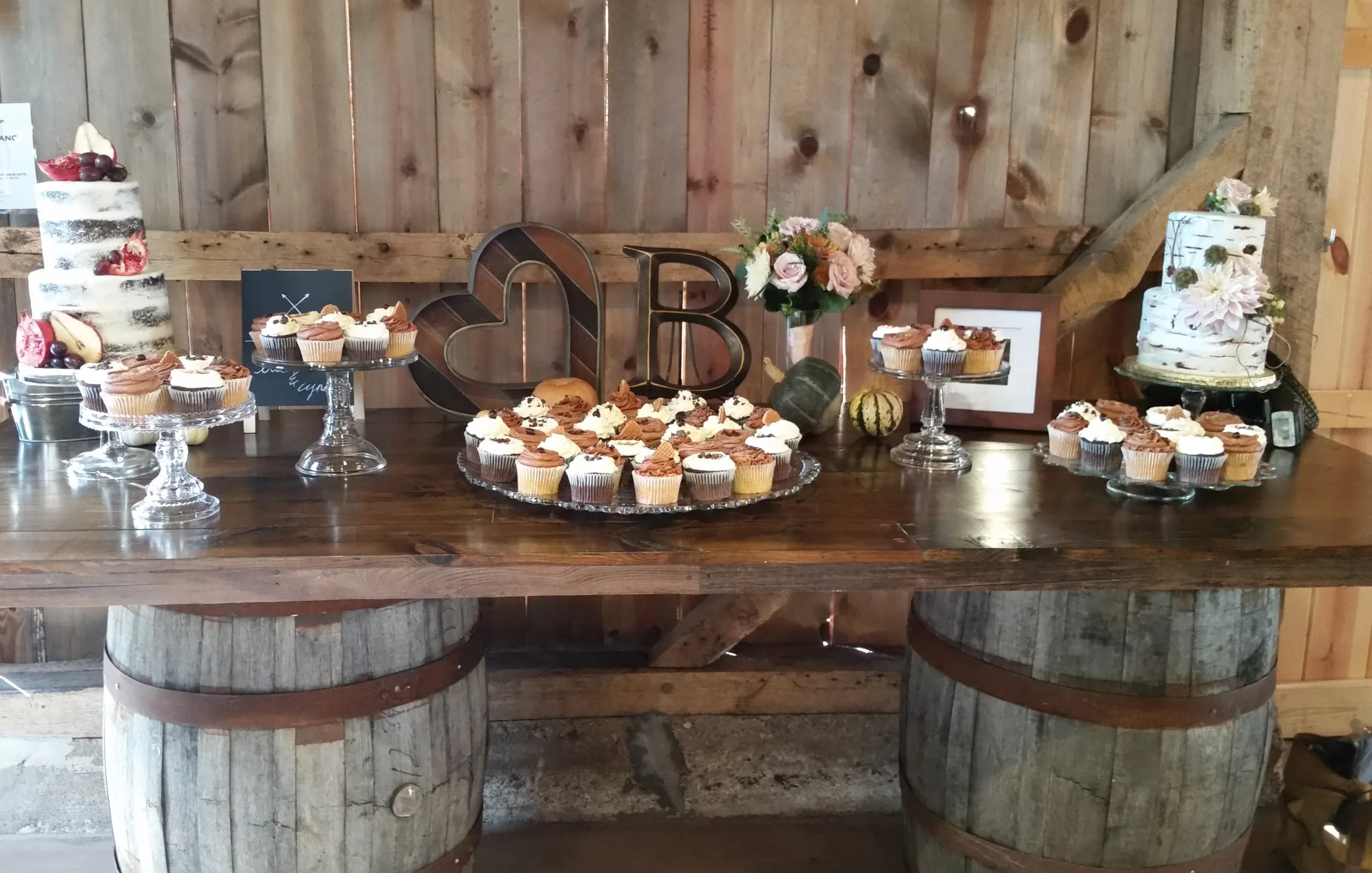 wine-barrel-cake-table.jpg