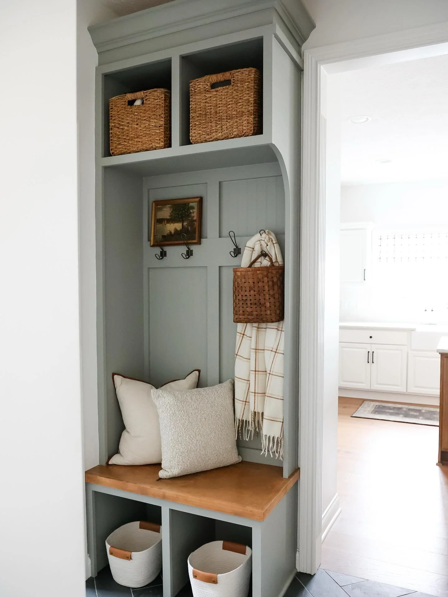 It&rsquo;s waaay too early, but in Indiana it&rsquo;s back to school which means it&rsquo;s also time to get those mudrooms in order! Here are a few of our favorites we&rsquo;ve designed over the years. 

#mudroom #backtoschool #interiordesign #custo
