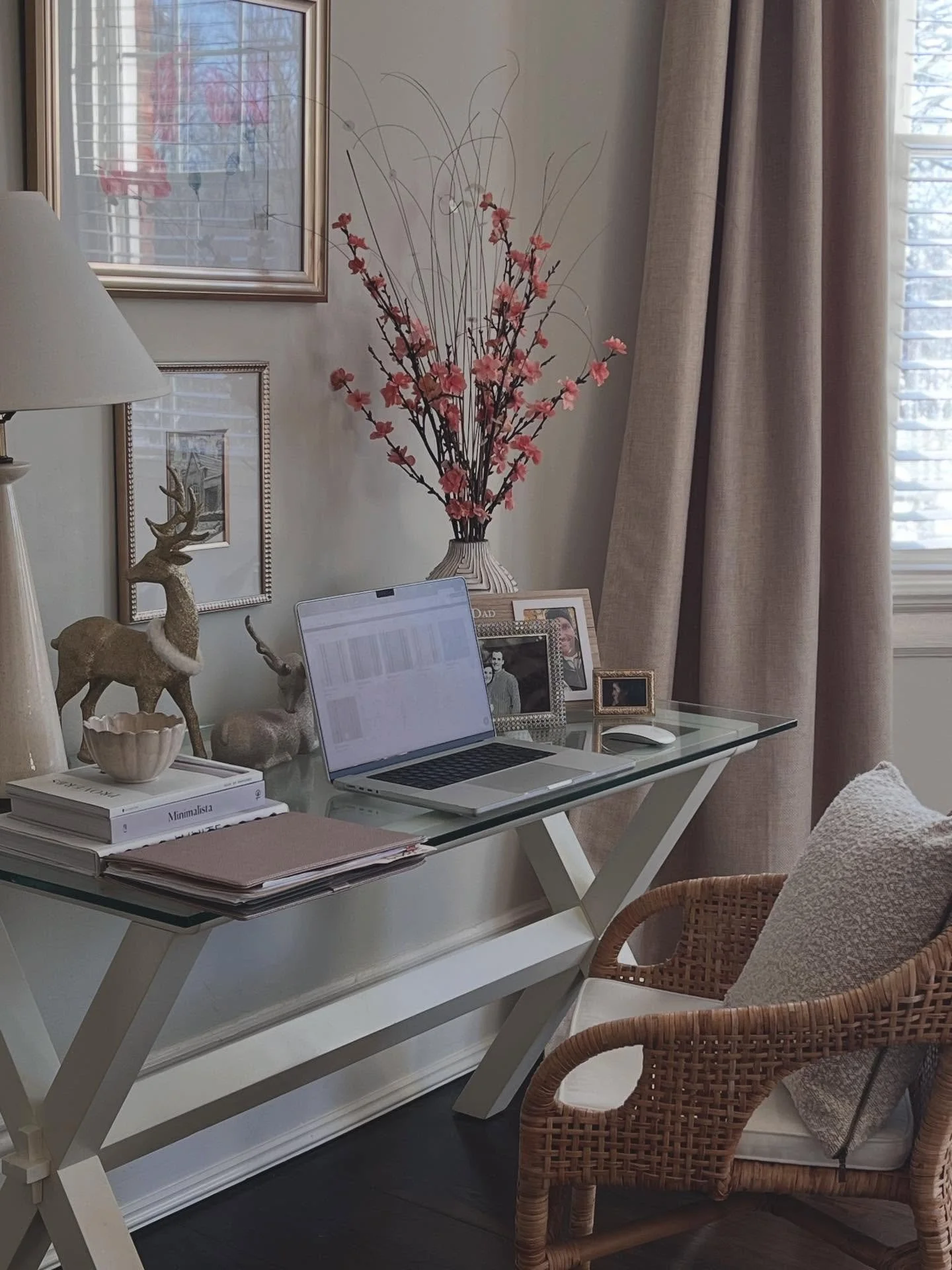 It&rsquo;s a work from home kind of day. ❄️