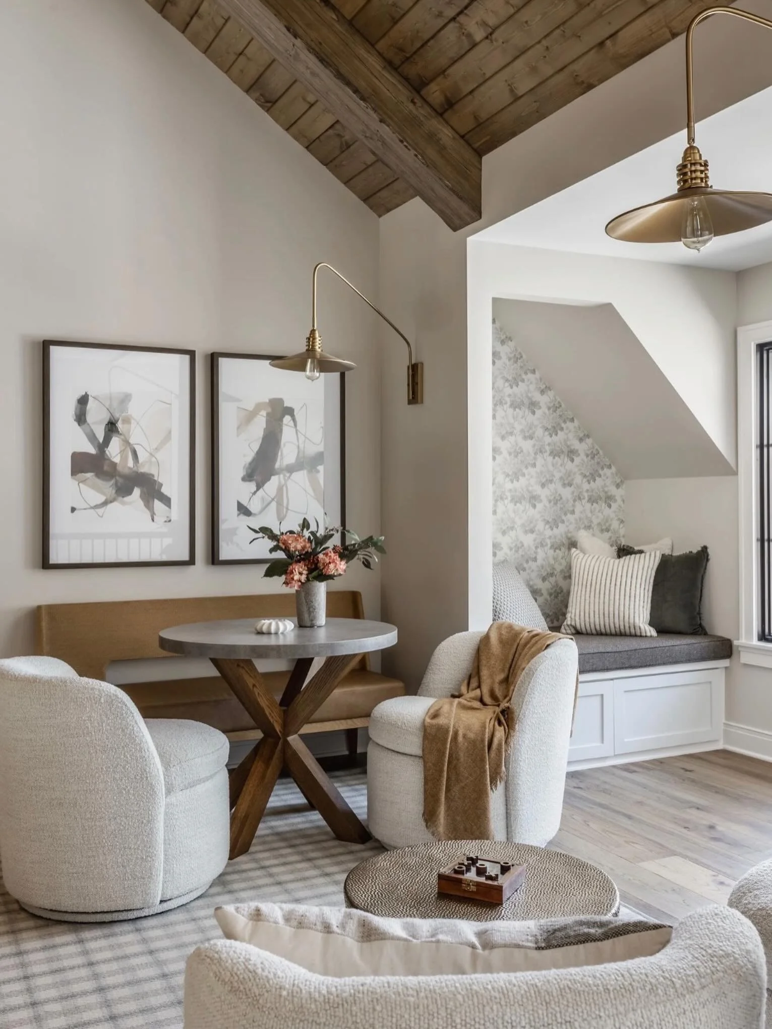 With school back in session, it&rsquo;s time to spruce up those kids spaces! We designed this teen lounge to be a comfy spot for doing schoolwork and crafts, hanging with friends, playing games, or curling up with a good book. Pretty cute, eh?

photo