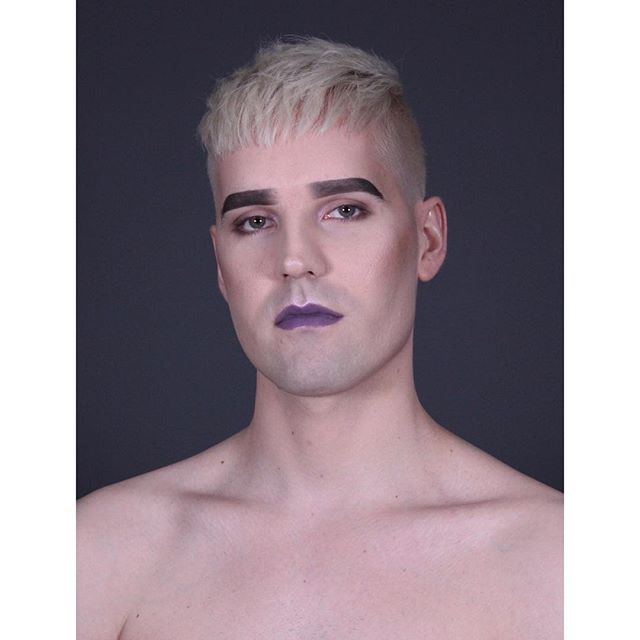 BLONDE OR BUST // when you go from black/brown to platinum blonde in a mere few hours, why wouldn’t you have a solo photo shoot? We loooooce this UK inspired cut on our good friend @moonprismpaul . Take notes people, if there’s an upcoming trend in hair, Paul will find it first. Deadly transformation by @sarah_cameron
For bookings & consultations:
CALL: 780-989-0204
TEXT: 587-988-8958
.
.
.
.
#YEG #YEGMade #YEGLocal #YEGHair #YEGHairstylist #YEGStylist #YEGSalon #Edmonton #Hair #Hairstylist #HairInspo #Balayage #BehindTheChair #Olaplex #Blonde #HairGoals #Hairbrained_Official #ModernSalon #BTC #Davines #ShadesEQ #LorealINOA #BeautyBlogger #HairColour