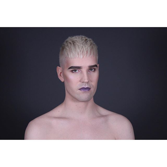 THAT LEWK YOU GIVE WHEN YOUR FRIEND SAYS “you changed your hair agaaaiin?” // you don’t need that negativity on your life. Change your hair. Eat the pasta. Sleep in on your day off. You do you, boo. (Oh and if you DO change your hair.... come to Fluid 😉) For bookings & consultations:
CALL: 780-989-0204
TEXT: 587-988-8958
.
.
.
.
#YEG #YEGMade #YEGLocal #YEGHair #YEGHairstylist #YEGStylist #YEGSalon #Edmonton #Hair #Hairstylist #HairInspo #Balayage #BehindTheChair #Olaplex #Blonde #HairGoals #Hairbrained_Official #ModernSalon #BTC #Davines #ShadesEQ #LorealINOA #BeautyBlogger #HairColour