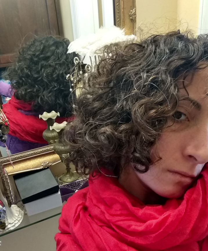 ilāStrate-ilaStrate News Announcements-Curly Hair, Yoga and Tea Tree Oil -  The Curly-Hair Cure!