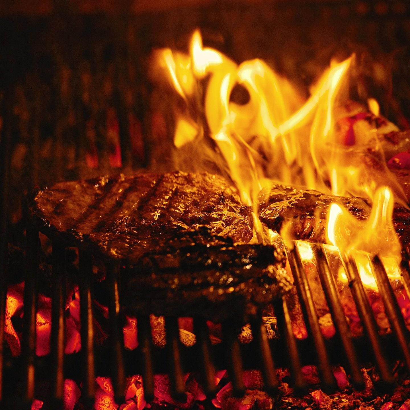 Celebrate Dad this Father&rsquo;s Day with a lineup of wood-fired specials made to impress. Give Dad the day off and let us handle the grill&mdash;with offerings like our Surf &amp; Turf Seafood Platter, Smoked Brisket Sandwich, and more, alongside o