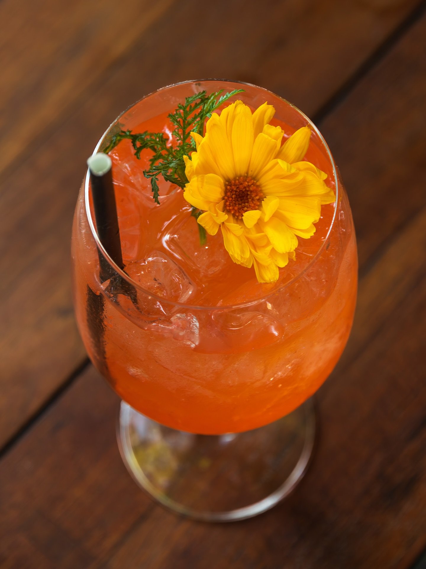 Heat advisory ⚠️ Stay cool with a spritz in hand. SKINNY DIPPING SPRITZ &bull; aperol, kyro ros&eacute; gin, passionfruit, guava, sparkling #dawsoncitylimits