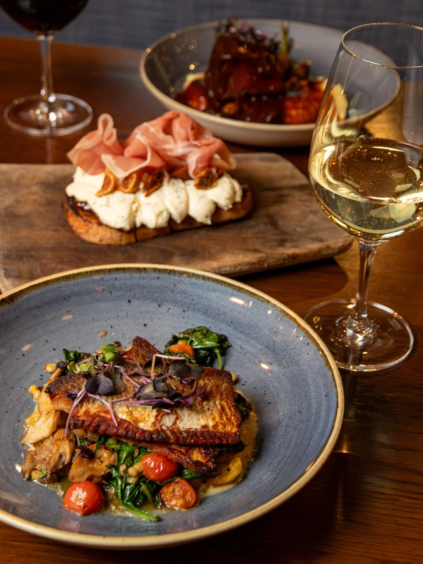 &rsquo;Tis the season&mdash;for weekends gathered around the table. ✨🍽️🔥