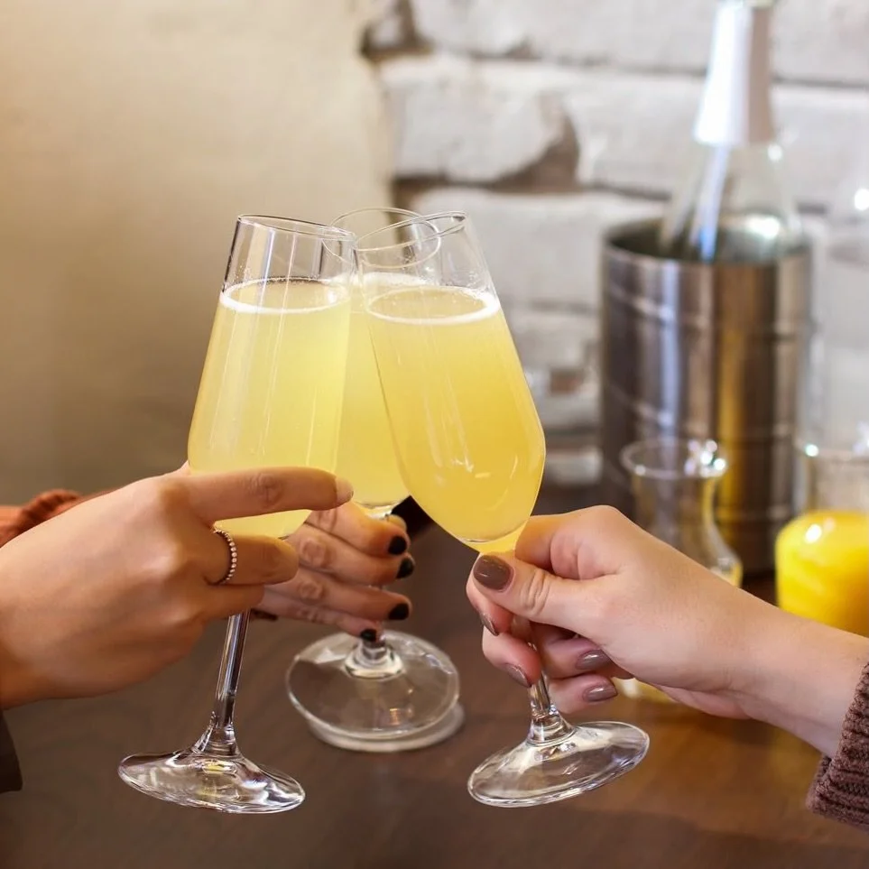Rise and shine 🥂🍊 another Bottomless Brunch is upon us. Join us every Saturday &amp; Sunday for $30 bottomless mimosas 10:30am - 3:30pm. (2 hr limit).

Reservations at the-dawson.com #bottomlessbrunchchicago