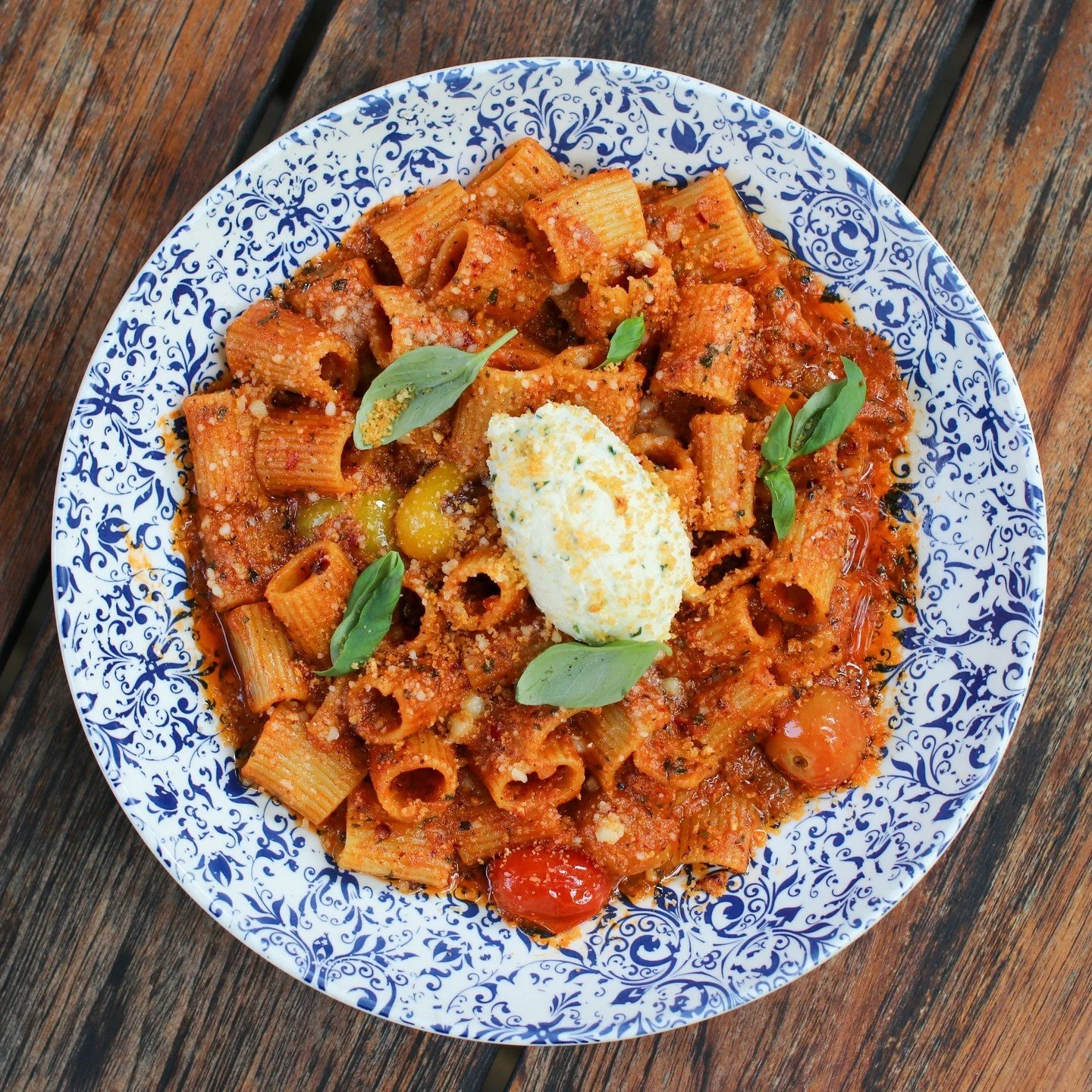 Pre-Race Pasta, Post-Race Party 👟🍾⁠
Fuel up with carb-loading pastas before the #ChicagoMarathon and celebrate your finish with a complimentary glass of bubbles for all runners.⁠
⁠
#ChicagoMarathon2026 #MarathonWeekend #CarbLoading #CarbLoad #Chica