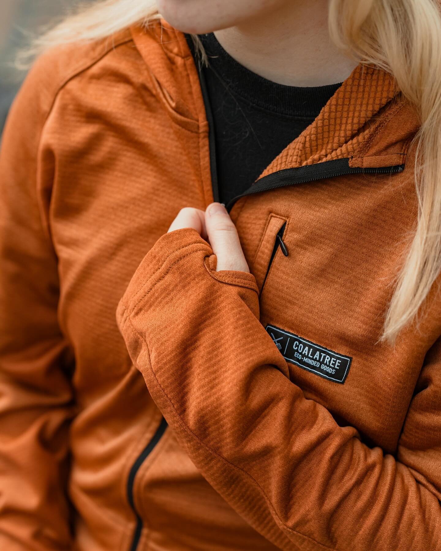 One of our favorites from our friends at @coalatree; the Baseline Mid-layer not only is equipped to keep you warm, but also features a durable honeycomb fabric to maintain shape and softness for years to come. ✨🚩
&bull;
&bull;
&bull;
#FlagshipDuluth