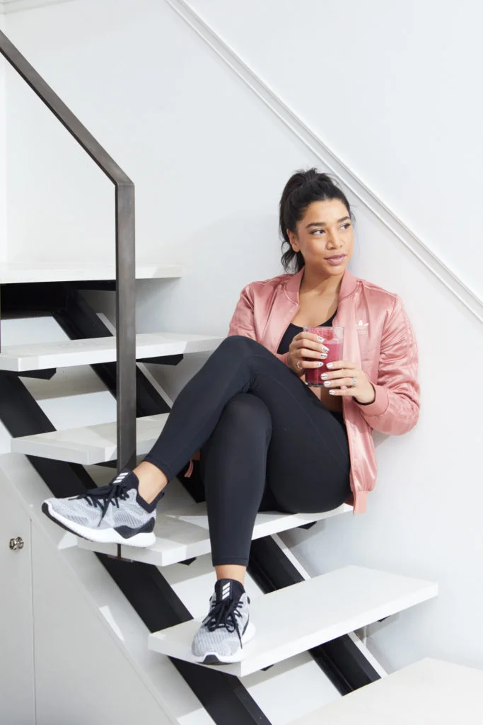 Evi-Abeler-Photography_HBfit_makingdrinks_1000-683x1024.jpg