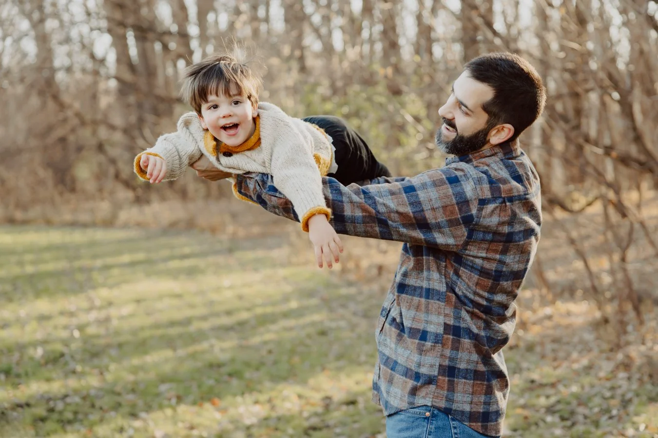 candid fall family photographer minneapolis