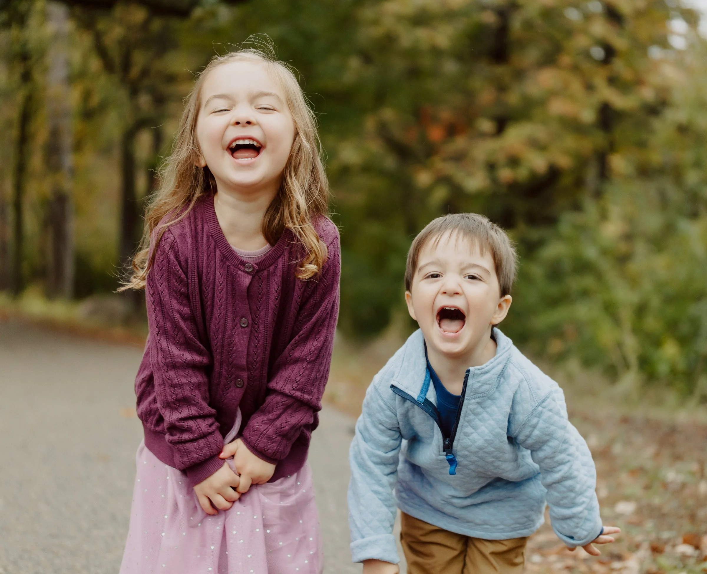 fun unique family photos in minnesota